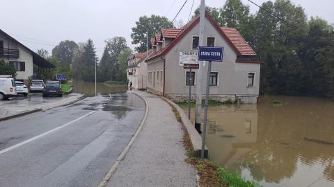 prometnica koja se zove stara cesta pod vodom